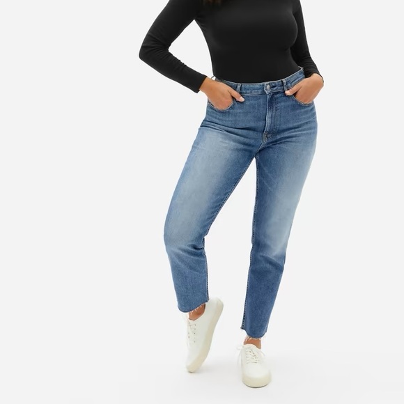 EUC Everlane The Curvy Cheeky Jean in size 26 ankle cut - Picture 3 of 9